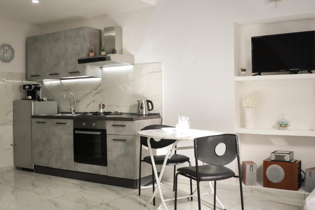 Modern By Sasy In The City Centre Napoli Dış mekan fotoğraf